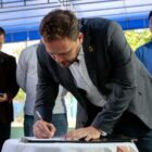 Prefeito Adriano assina ordem de serviço
