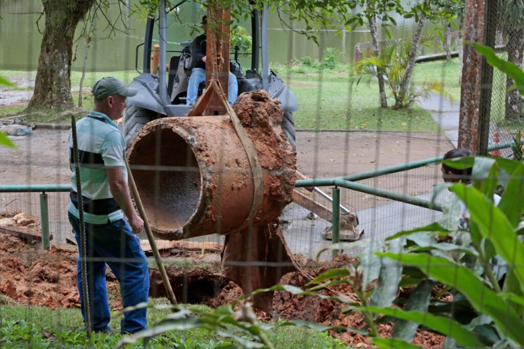 Parque Zoobotânico está parcialmente interditado durante obra em tubulação de drenagem