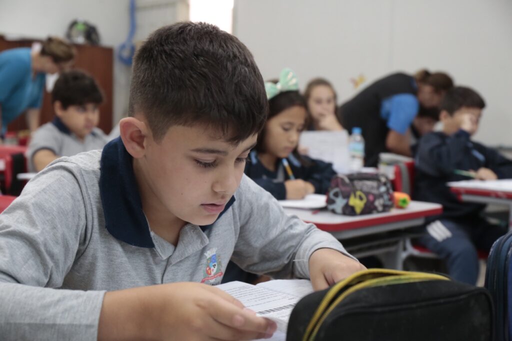 Prefeitura de Joinville elabora Projeto de Lei para valorização de auxiliares escolares e de educador