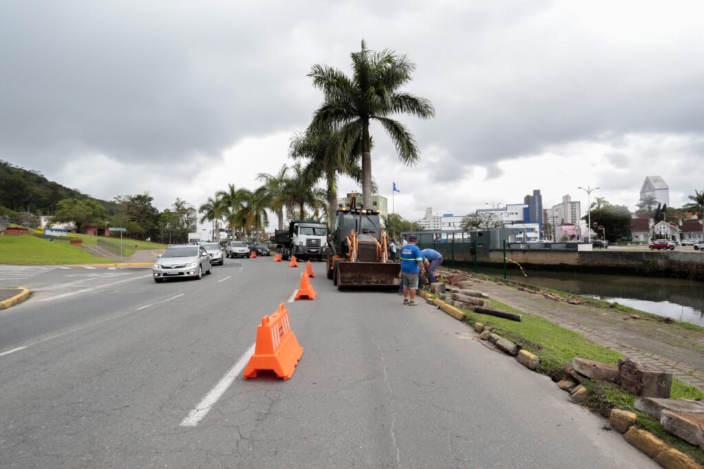 Trecho de pista da avenida Hermann August Lepper é interditado para manutenção