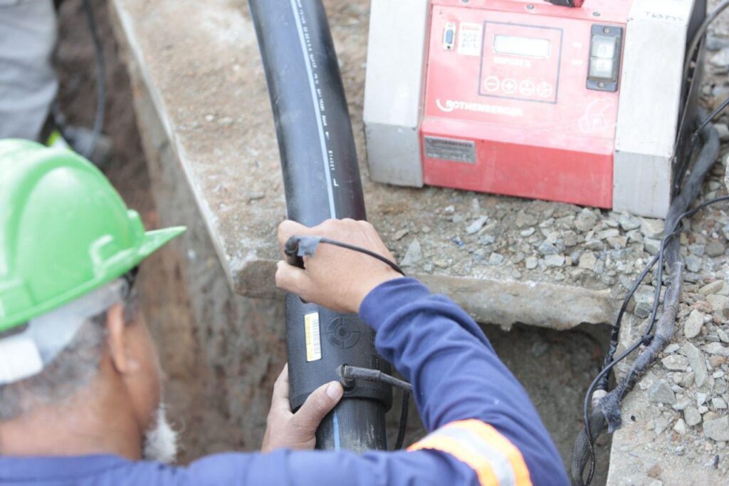 Bairro Anita Garibaldi recebe obra na rede de água neste domingo