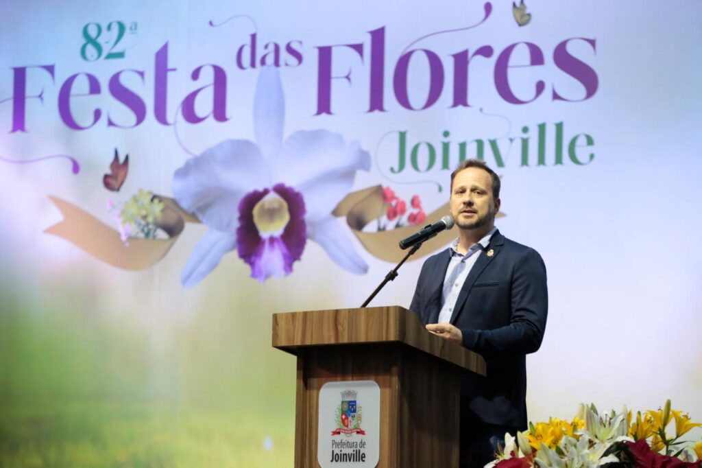 Primeiro dia da Festa das Flores é marcado por sucesso de público