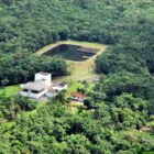 Imagem aérea de uma estação de tratamento de água