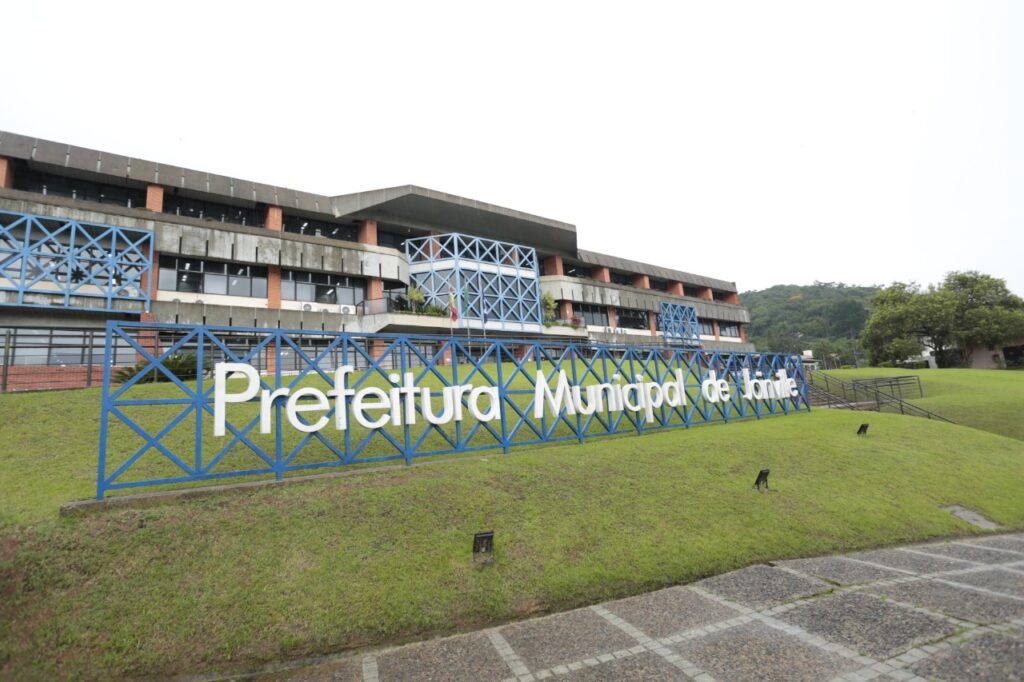 Prefeito anuncia recomposição inflacionária de 4,18% aos servidores municipais