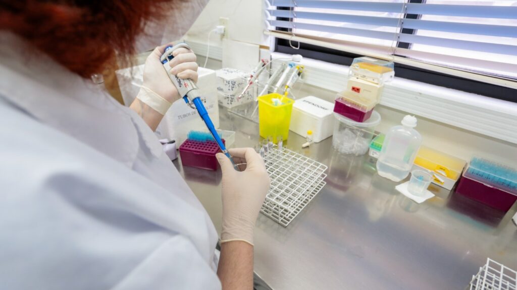 Laboratório Municipal recebe certificação de excelência em avaliação de Controle de Qualidade