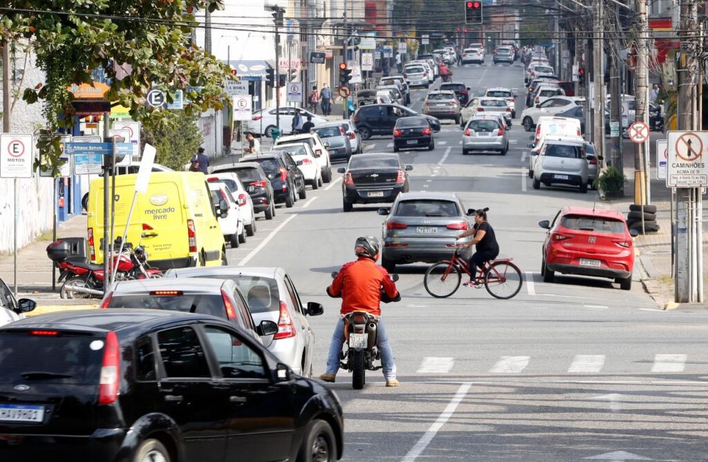 Detrans de Joinville vai fazer levantamento de dados sobre velocidade e veículos em circulação