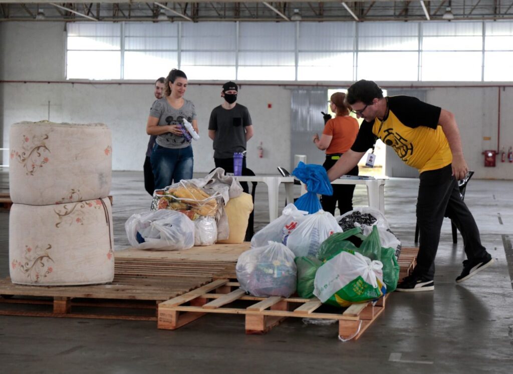 Central Solidária recebe donativos para os atingidos pelas chuvas em Joinville