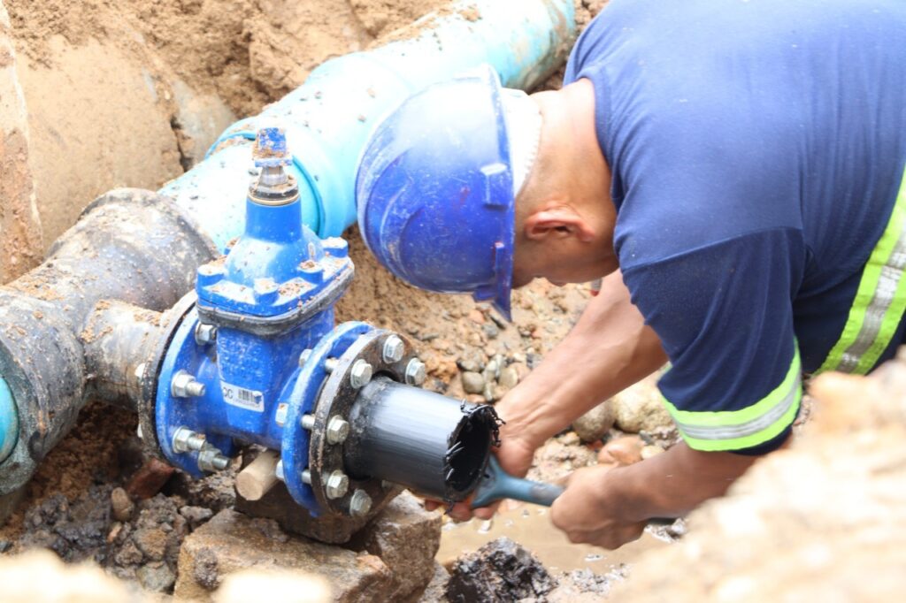 Águas de Joinville dá continuidade à obra no bairro Bucarein nesta terça-feira