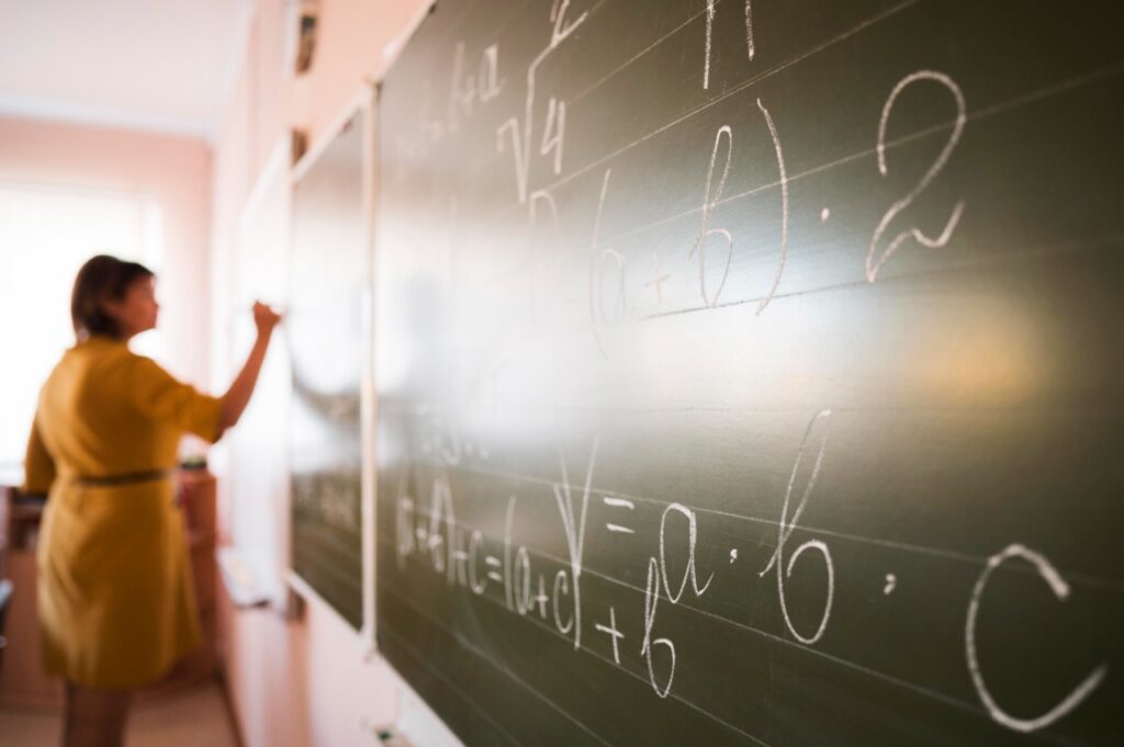Candidatos ao cargo de professor do concurso da Educação de Joinville têm prova de desempenho didático neste fim de semana