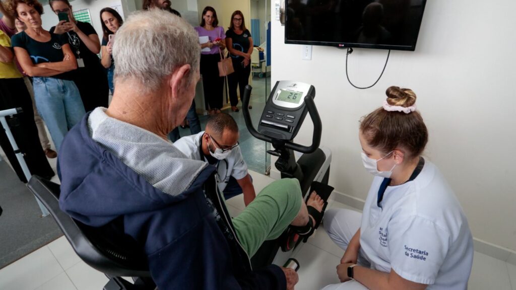 Hospital São José recebe equipamentos doados pela Tupy para área do AVC