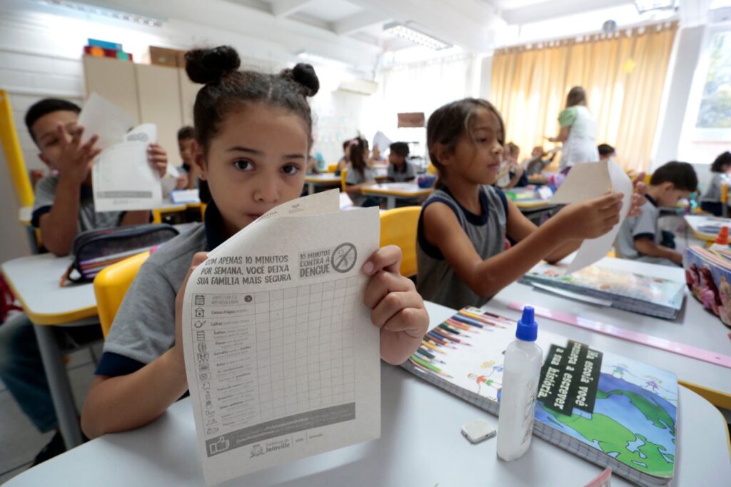 Mais de 120 mil alunos participam de ação contra a dengue em Joinville