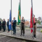 Autoridades fazem o hasteamento das bandeiras de Joinville, SC e Brasil