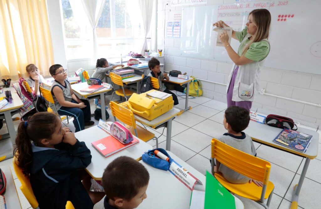Prefeitura de Joinville inicia a convocação dos aprovados no concurso da Educação