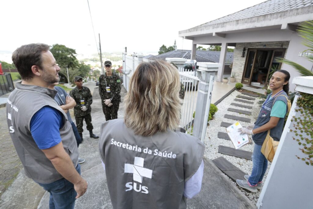 Mais de 600 pessoas participam de mutirão contra a dengue organizado pela Prefeitura de Joinville