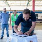 Prefeito assina Ordem de Serviço