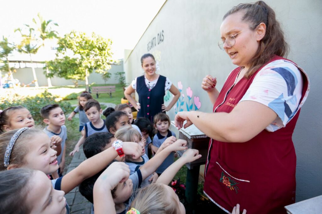 Criação de abelhas ensina preservação do meio ambiente para crianças da Rede Municipal de Ensino