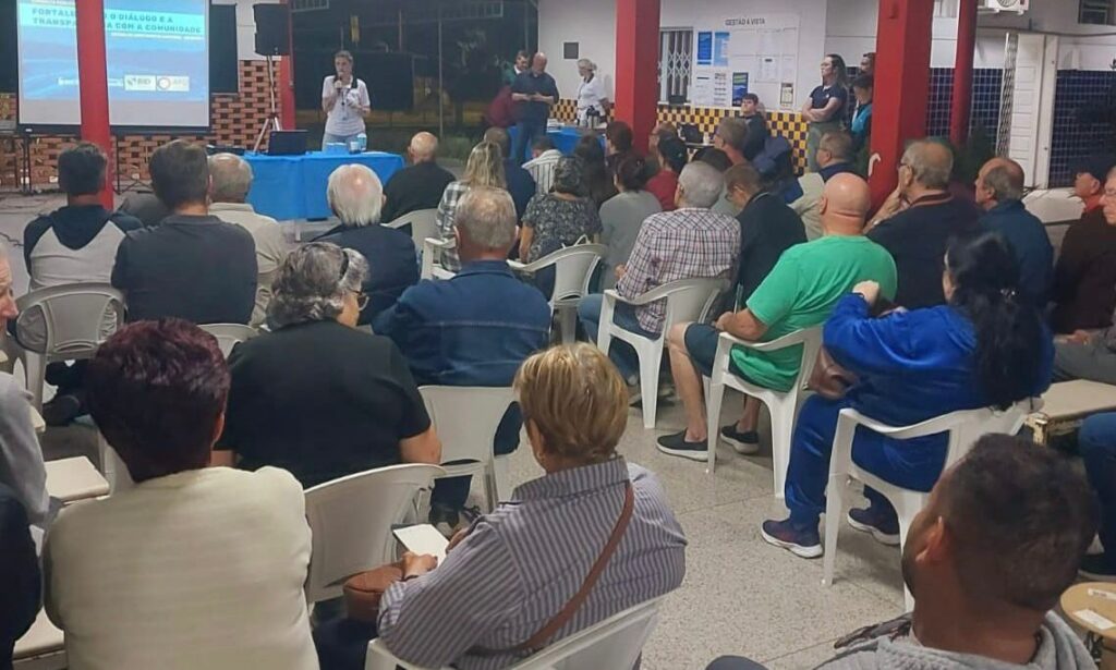Águas de Joinville realiza reunião comunitária sobre nova rede de abastecimento na Rodovia do Arroz