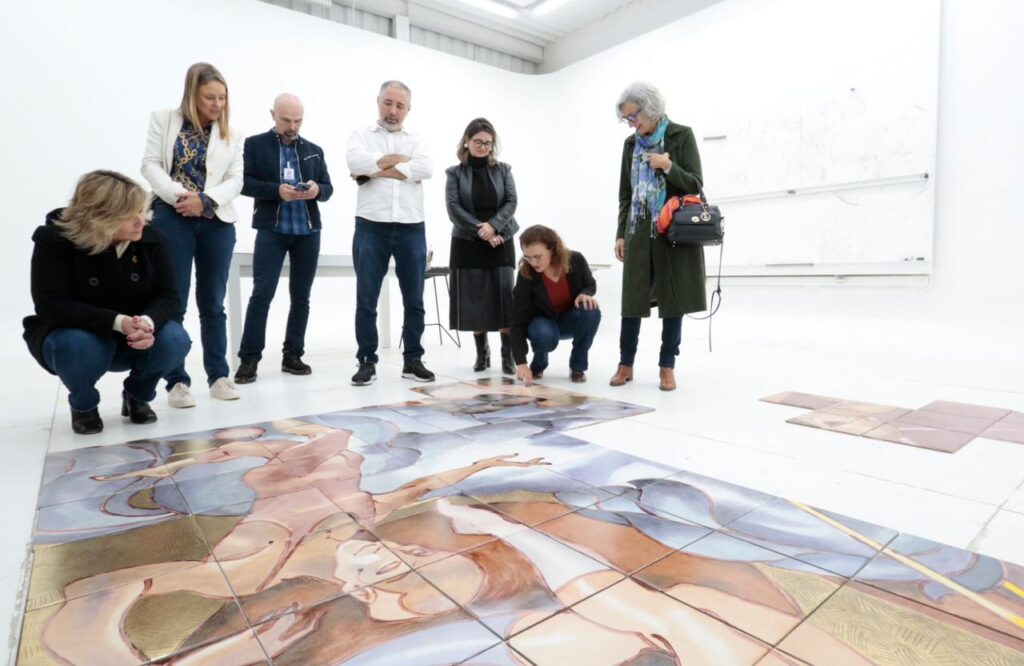 Mural “O Grande Circo” ganha restauração no aniversário de 25 anos do Centreventos Cau Hansen