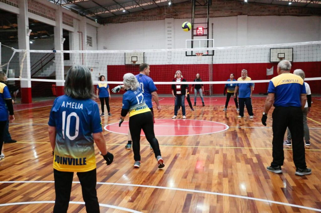 Festival de Jogos Recreativos reúne participantes da 3ª Idade de Joinville
