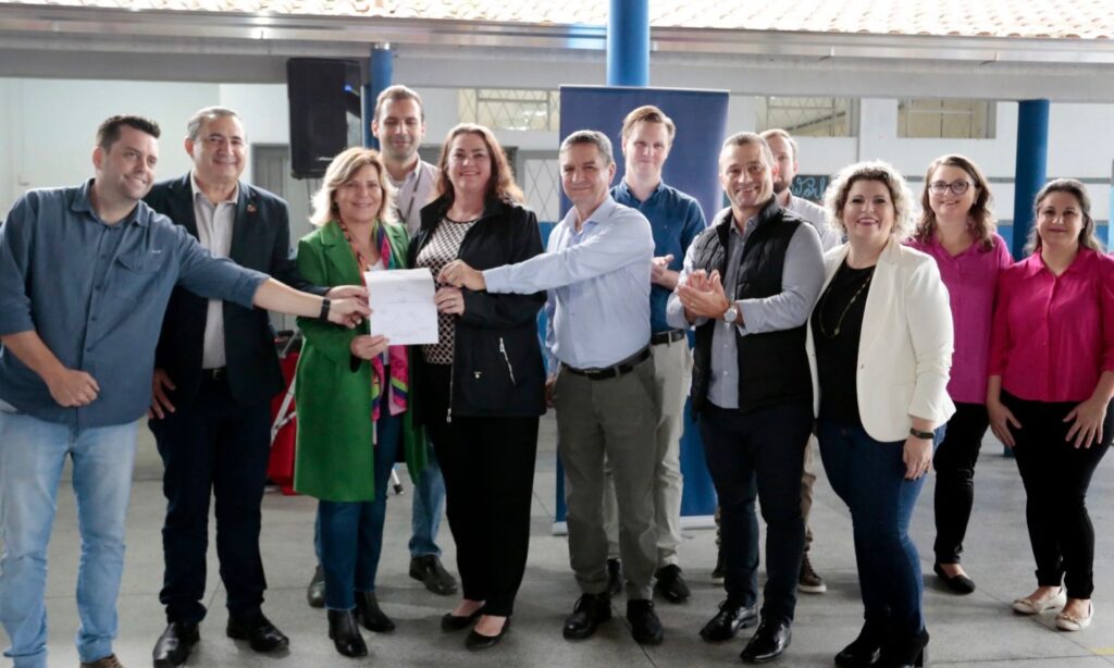 Escola Municipal Anaburgo terá construção de quadra coberta