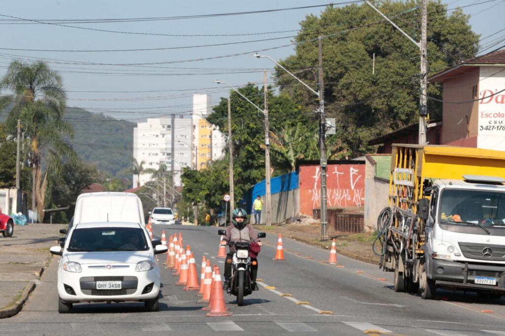 Prefeitura inicia instalação de bolsões para motos