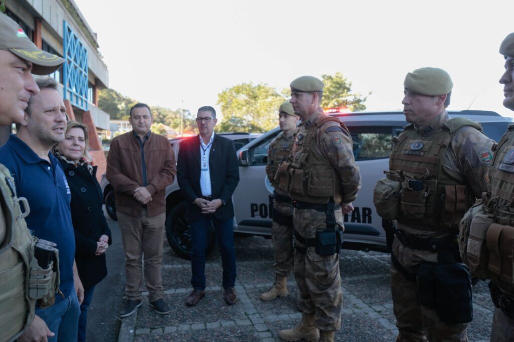 Prefeitura de Joinville participa da entrega de quatro viaturas para a Polícia Militar