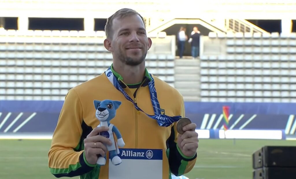 Edenilson Floriani conquista medalha de bronze no Mundial de Atletismo Paralímpico em Paris
