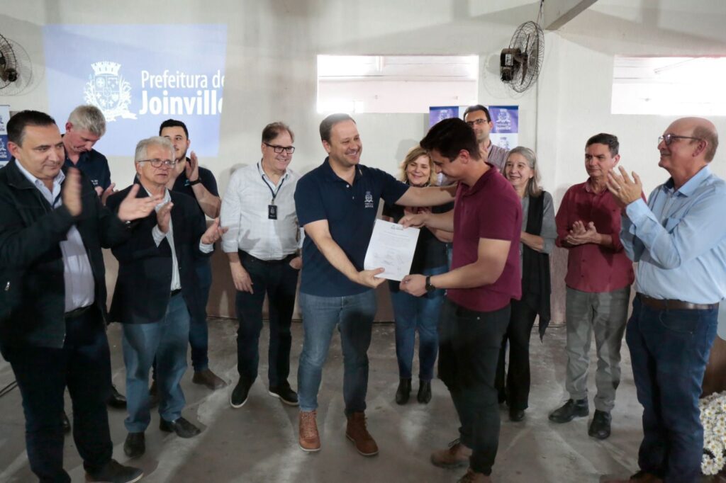 Prefeitura inicia obra de passeio público no Paranaguamirim