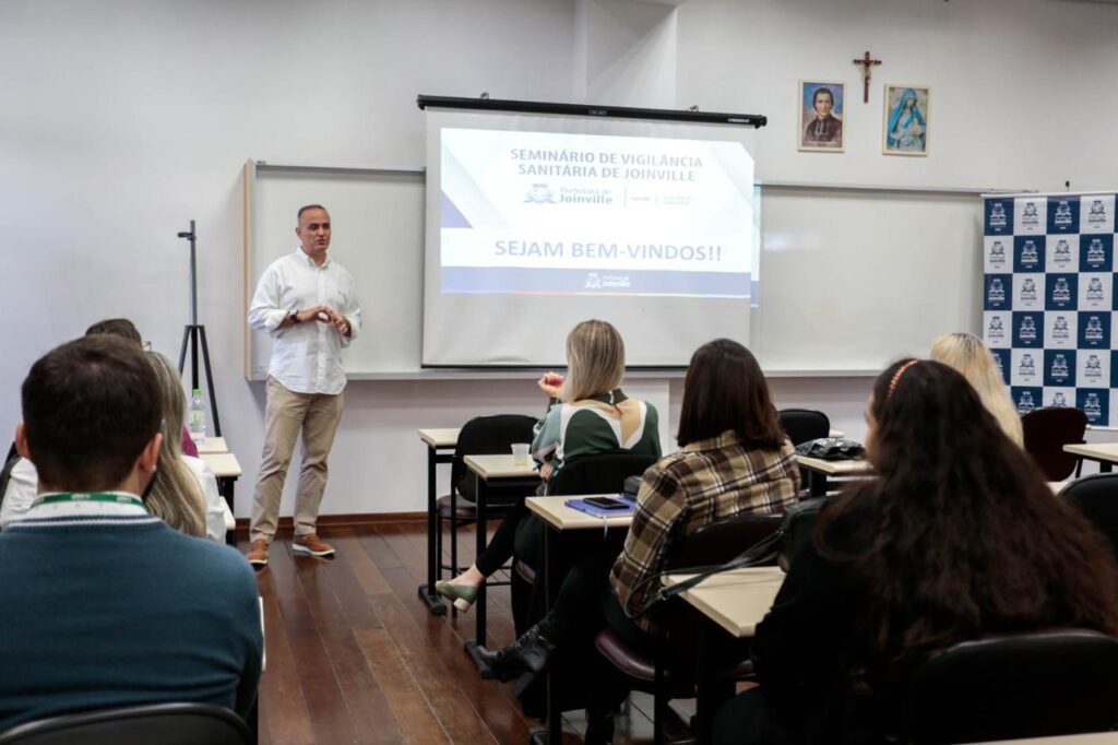 Seminário de Vigilância Sanitária de Joinville qualifica empreendedores das áreas da saúde, alimentos e estéticos