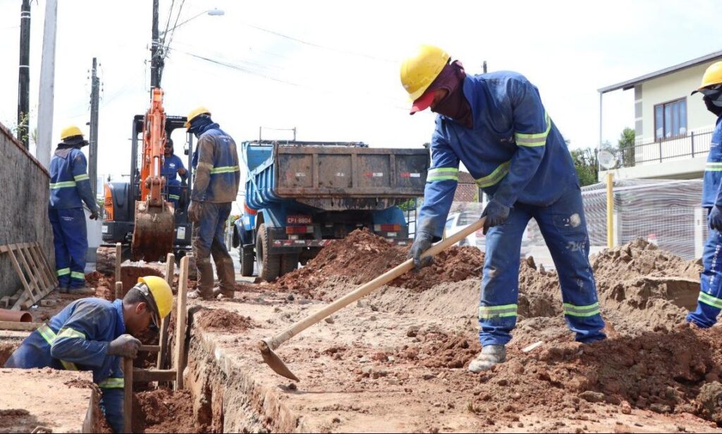 Reunião com moradores tira dúvidas sobre obras da rede de esgoto do Jardim Sofia e Jardim Paraíso