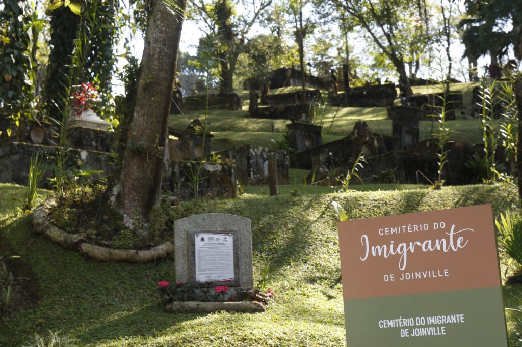 Percurso Cultural, guiado por monitor, apresenta patrimônio histórico de Joinville