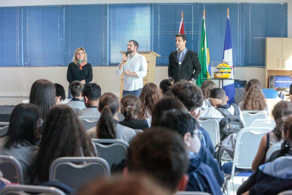 Aula inaugural marca início de nova parceria do programa Trilhas da Educação