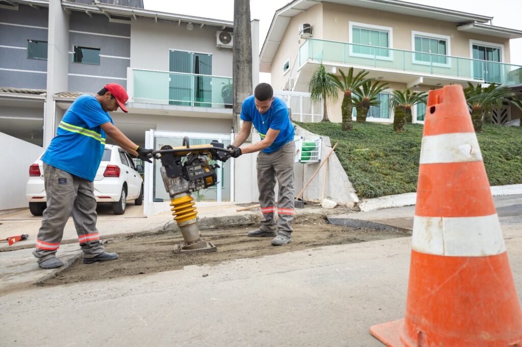 Águas de Joinville utiliza novo sistema de pavimentação em ruas com mais movimentação de veículos