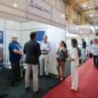 Servidores da SDE atendem visitantes na Feira de Metalurgia