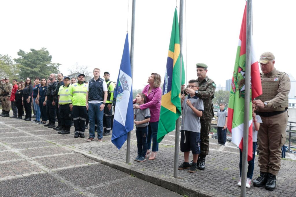 Cerimônia marca abertura da Semana da Pátria em Joinville