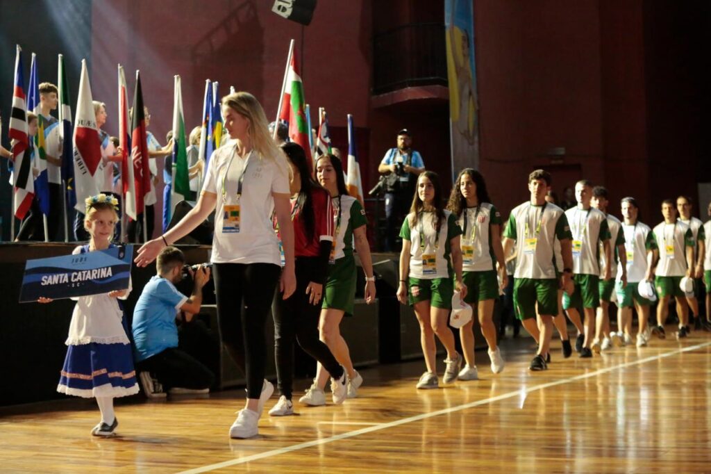 Cerimônia de Abertura dos JUBs anima participantes dos jogos no Centreventos Cau Hansen