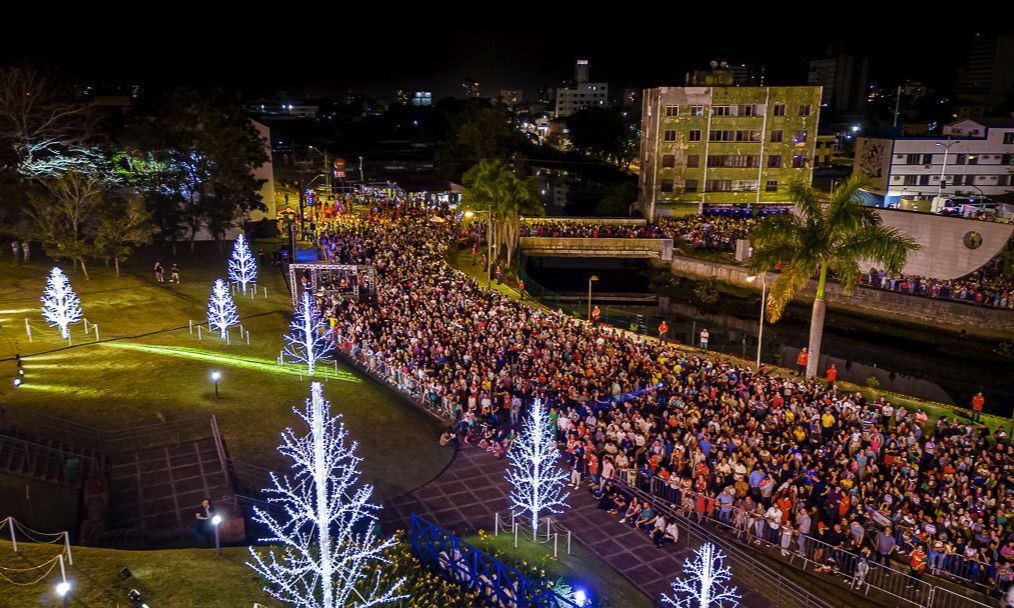 Prefeitura de Joinville realiza inscrições para comércio ambulante de alimentos durante a Abertura do Natal de Joinville