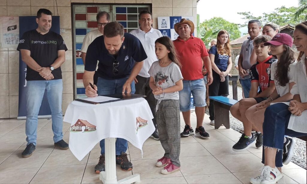 Prefeitura de Joinville amplia iluminação na comunidade Vila do Oca, em Pirabeiraba