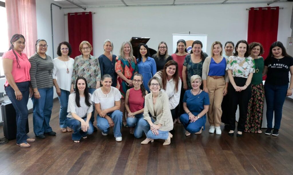 Conselho Municipal dos Direitos da Mulher empossa conselheiras da gestão 2023/2025