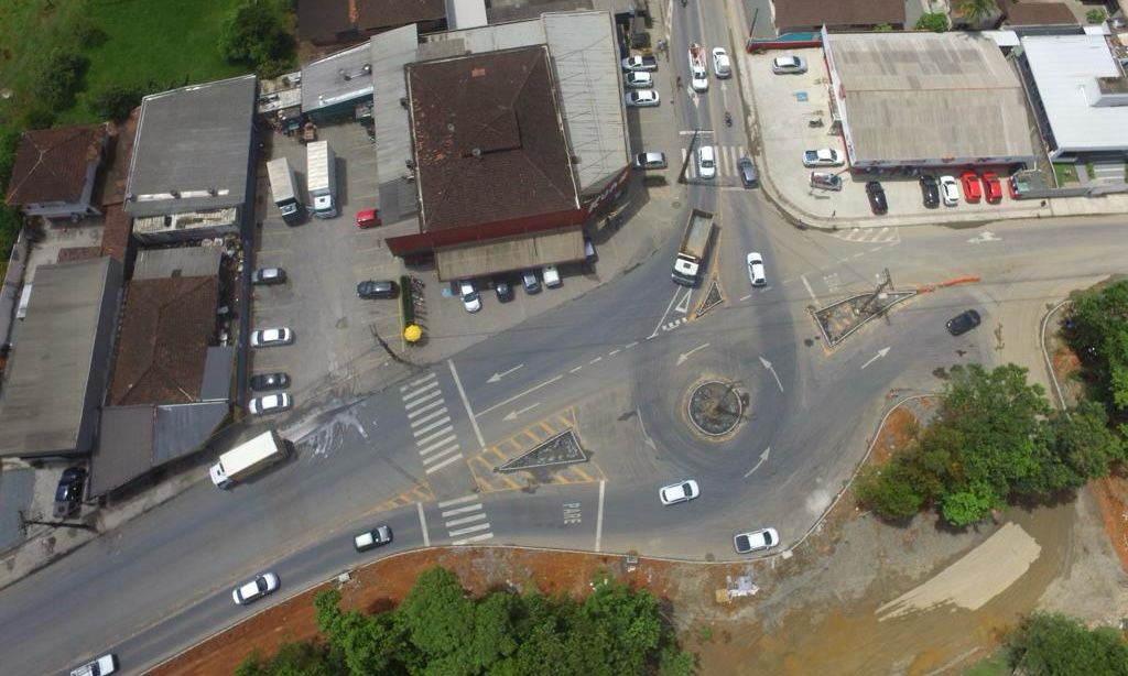 Prefeitura de Joinville implementa rotatória no Jardim Paraíso