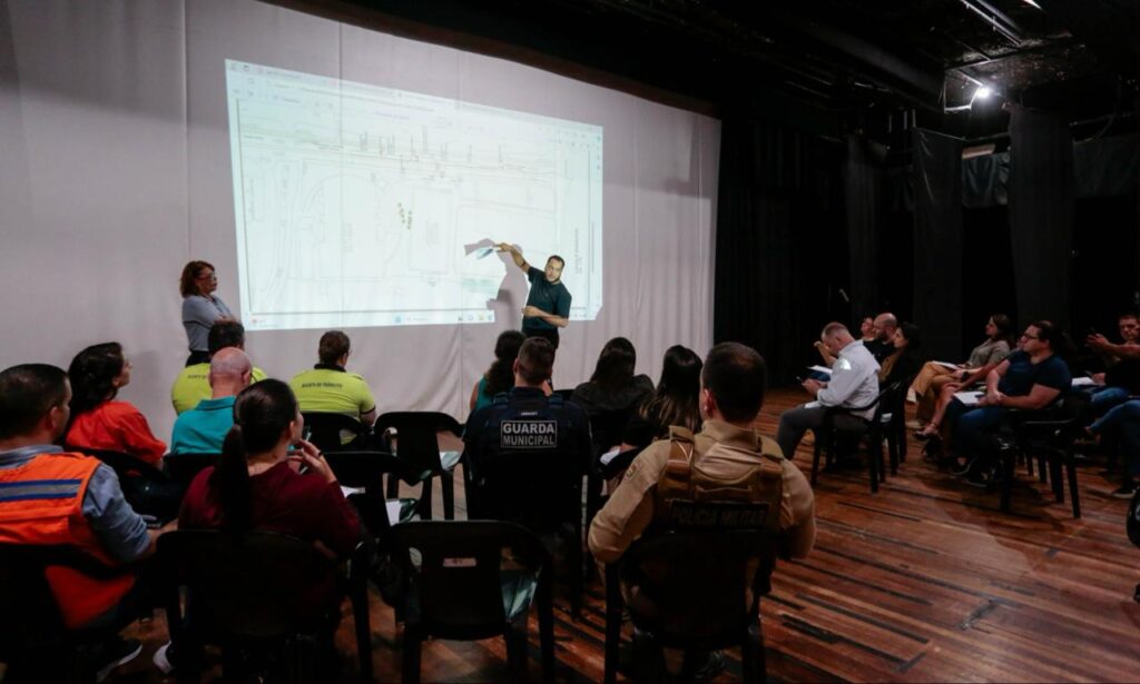 Prefeitura e Liga das Escola de Samba se reúnem com forças de segurança para definir ações para o Carnaval