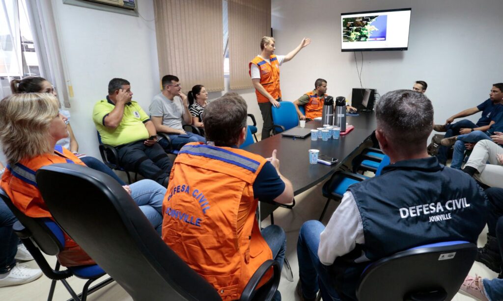 Prefeitura de Joinville ativa Gabinete de Crise e alinha estratégias em virtude da chuva persistente