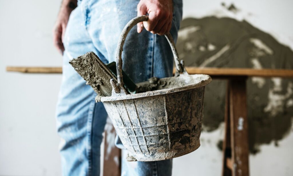 Curso gratuito de ajudante da construção civil tem vagas abertas