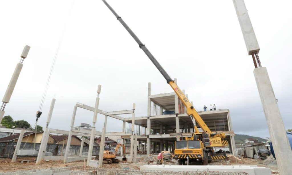 Secretaria de Educação realiza obras de manutenção em 20 Escolas e CEIs municipais de Joinville