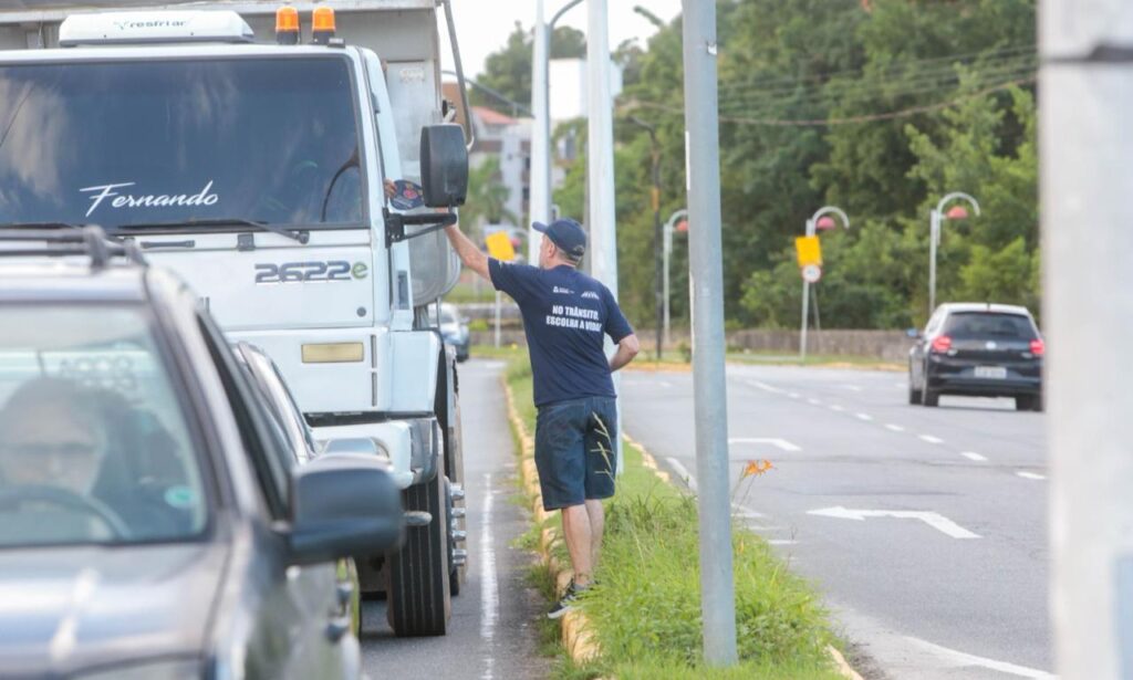 Ações do Departamento de Trânsito de Joinville alertam sobre os perigos de beber e dirigir