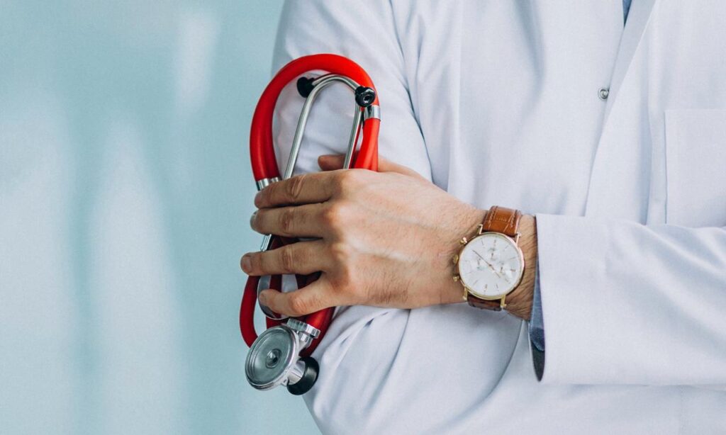 Hospital São José de Joinville contrata médicos plantonistas em caráter temporário