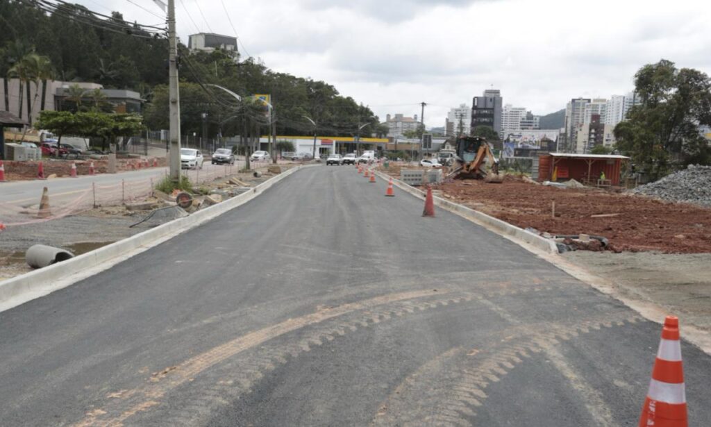 Obras de travessias nas ruas Visconde de Taunay e Borba Gato e na rede de drenagem da rua Copacabana