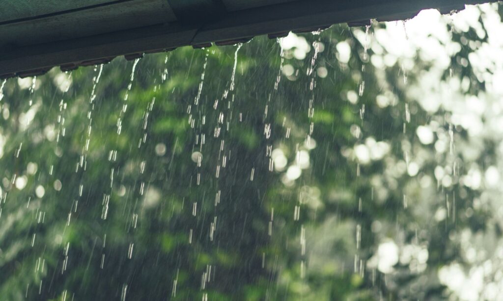 Defesa Civil alerta para risco de chuva persistente e maré alta nos próximos dias