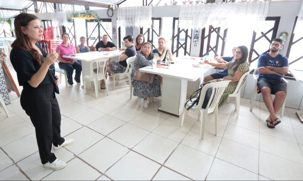 Moradores da Vigorelli participam de curso sobre empreendedorismo