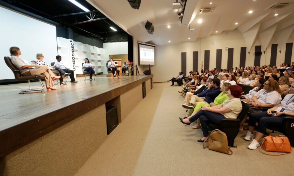Seminário resgata e discute história dos 50 anos da Educação Infantil em Joinville